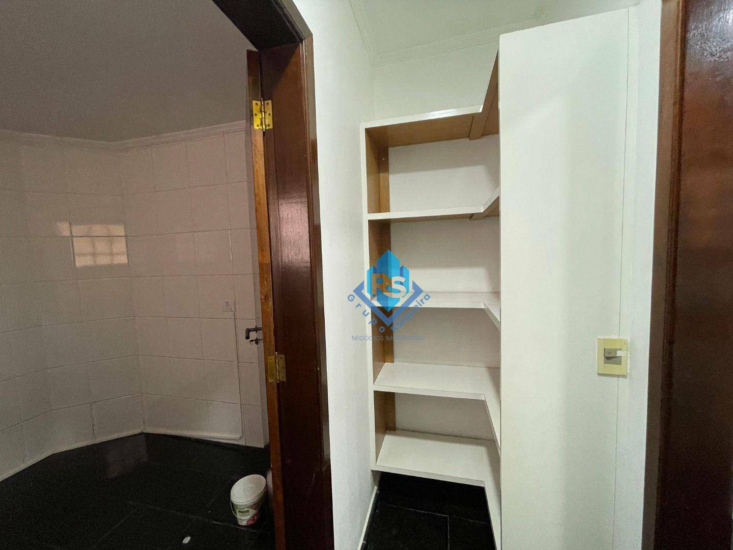 Sobrado à venda e aluguel com 4 quartos, 361m² - Foto 13