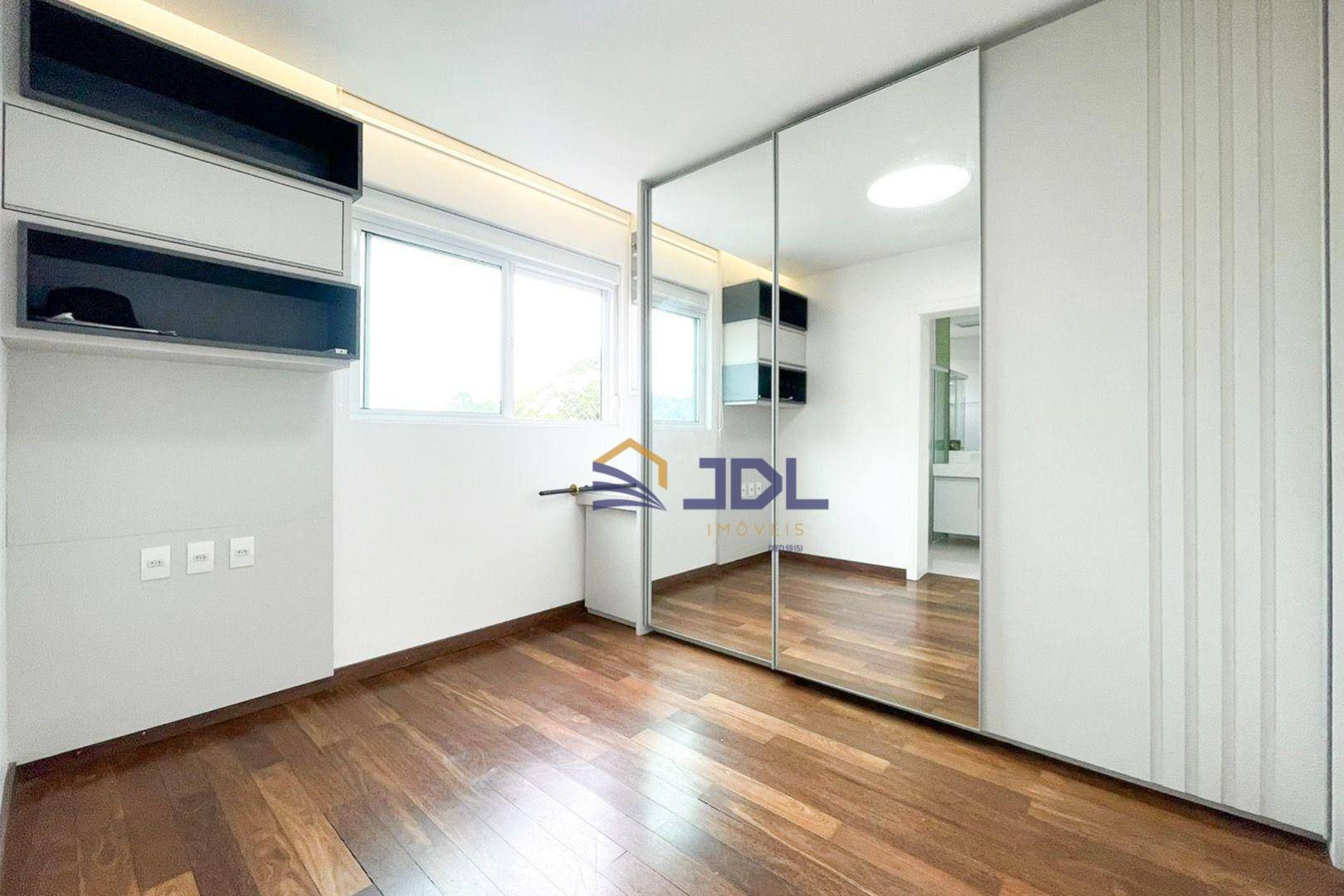 Apartamento à venda com 3 quartos, 217m² - Foto 26