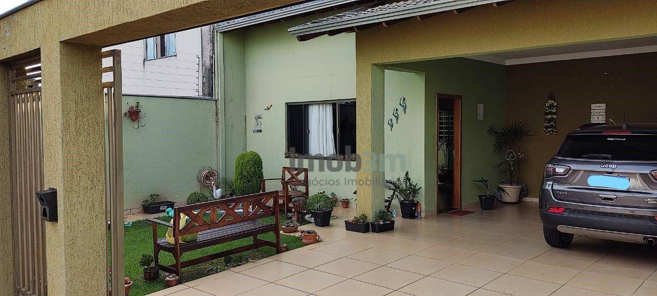 Casa à venda com 3 quartos, 195m² - Foto 2