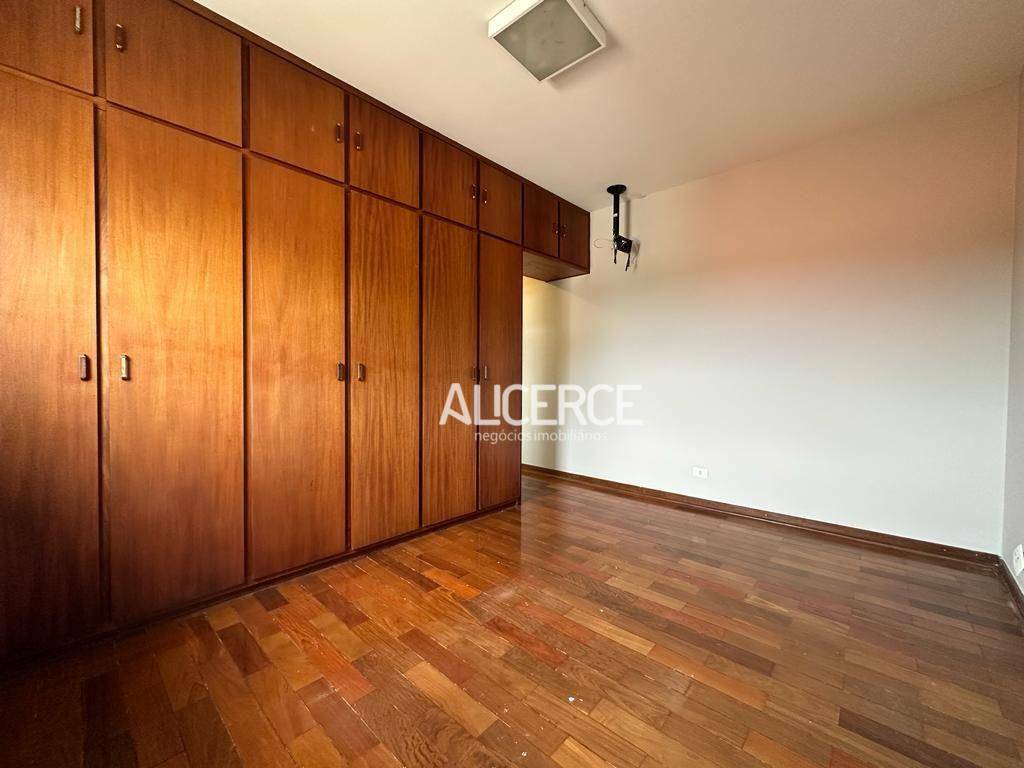 Casa à venda com 3 quartos, 248m² - Foto 13