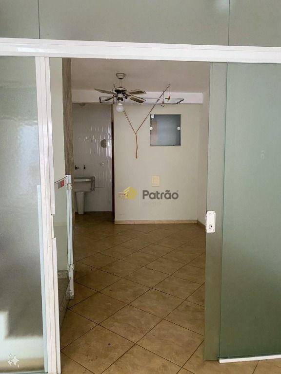 Sobrado à venda com 4 quartos, 216m² - Foto 8