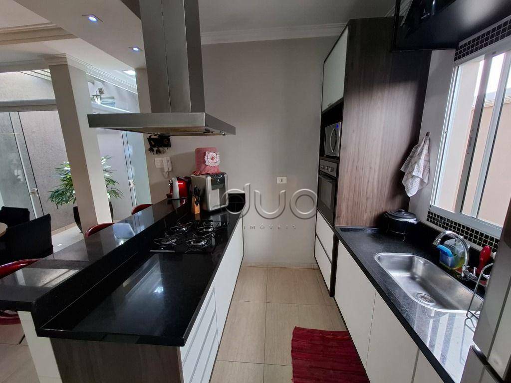 Casa à venda com 3 quartos, 158m² - Foto 3