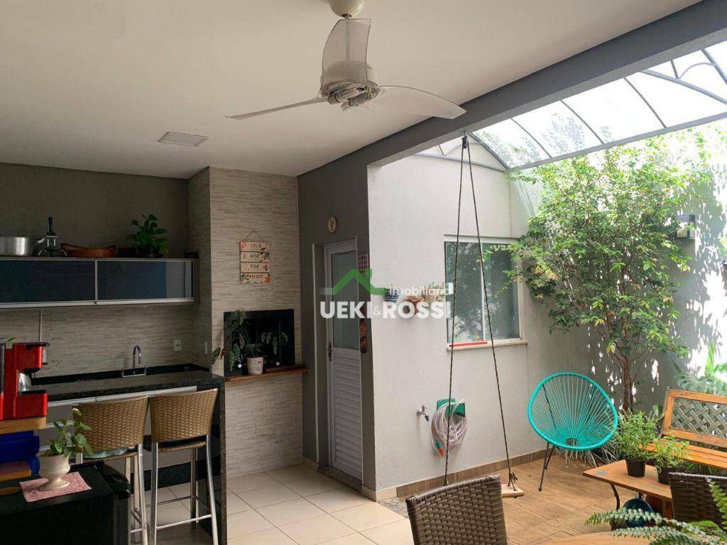 Casa à venda com 3 quartos, 142m² - Foto 3