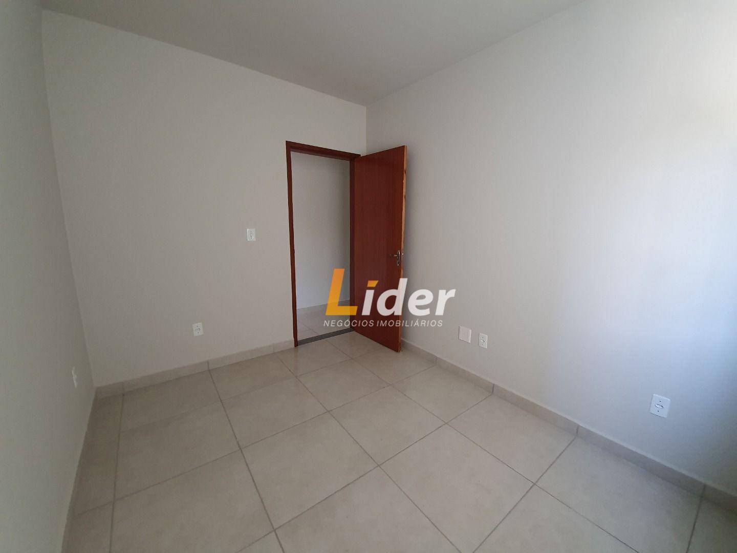 Apartamento para alugar com 2 quartos, 60m² - Foto 7