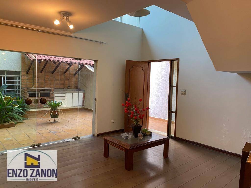 Casa à venda com 3 quartos, 370m² - Foto 4