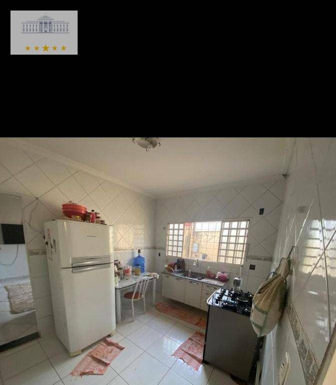 Casa à venda com 2 quartos, 88m² - Foto 3