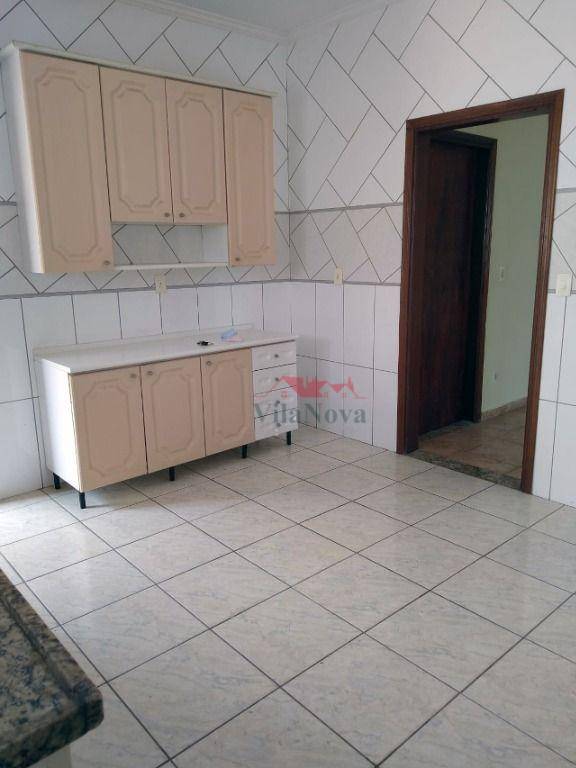 Casa para alugar com 4 quartos, 300M2 - Foto 2