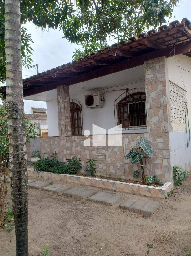 Casa à venda com 3 quartos, 139m² - Foto 1