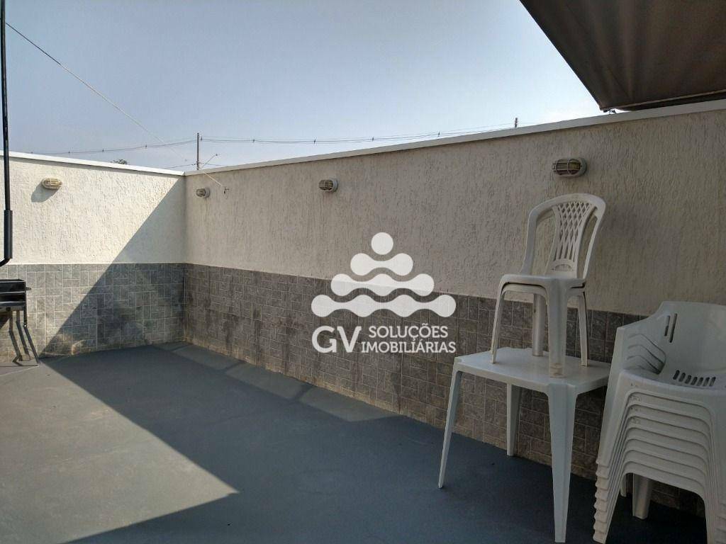 Casa de Condomínio para alugar com 3 quartos, 200m² - Foto 3