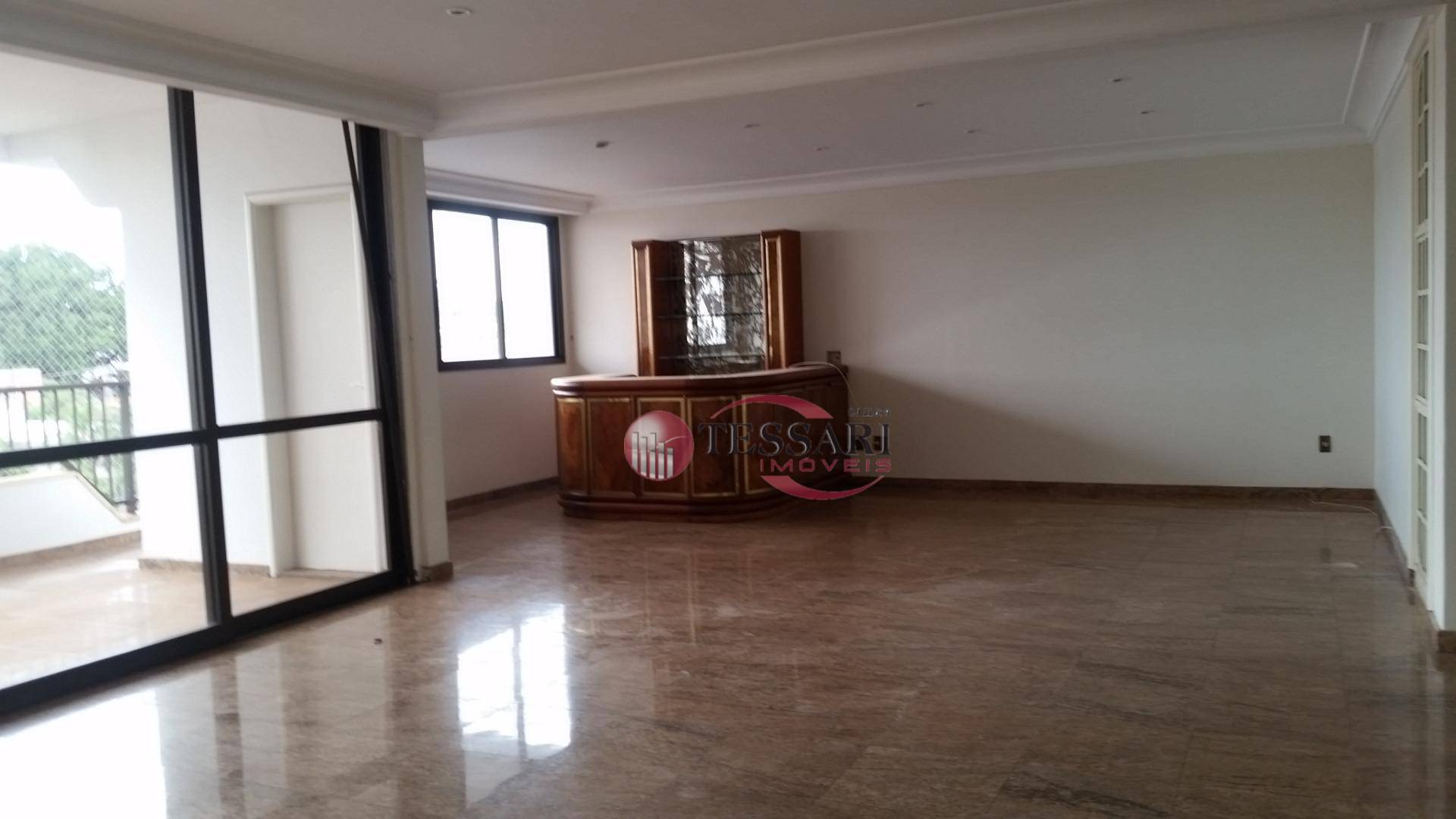 Apartamento à venda com 3 quartos, 274m² - Foto 1