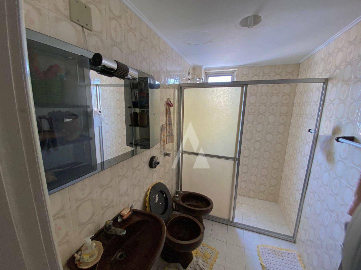 Apartamento para alugar com 3 quartos, 137m² - Foto 11