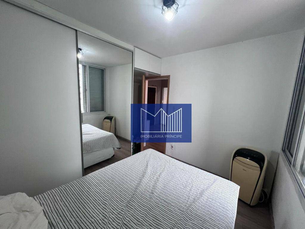 Apartamento à venda com 2 quartos, 63m² - Foto 2