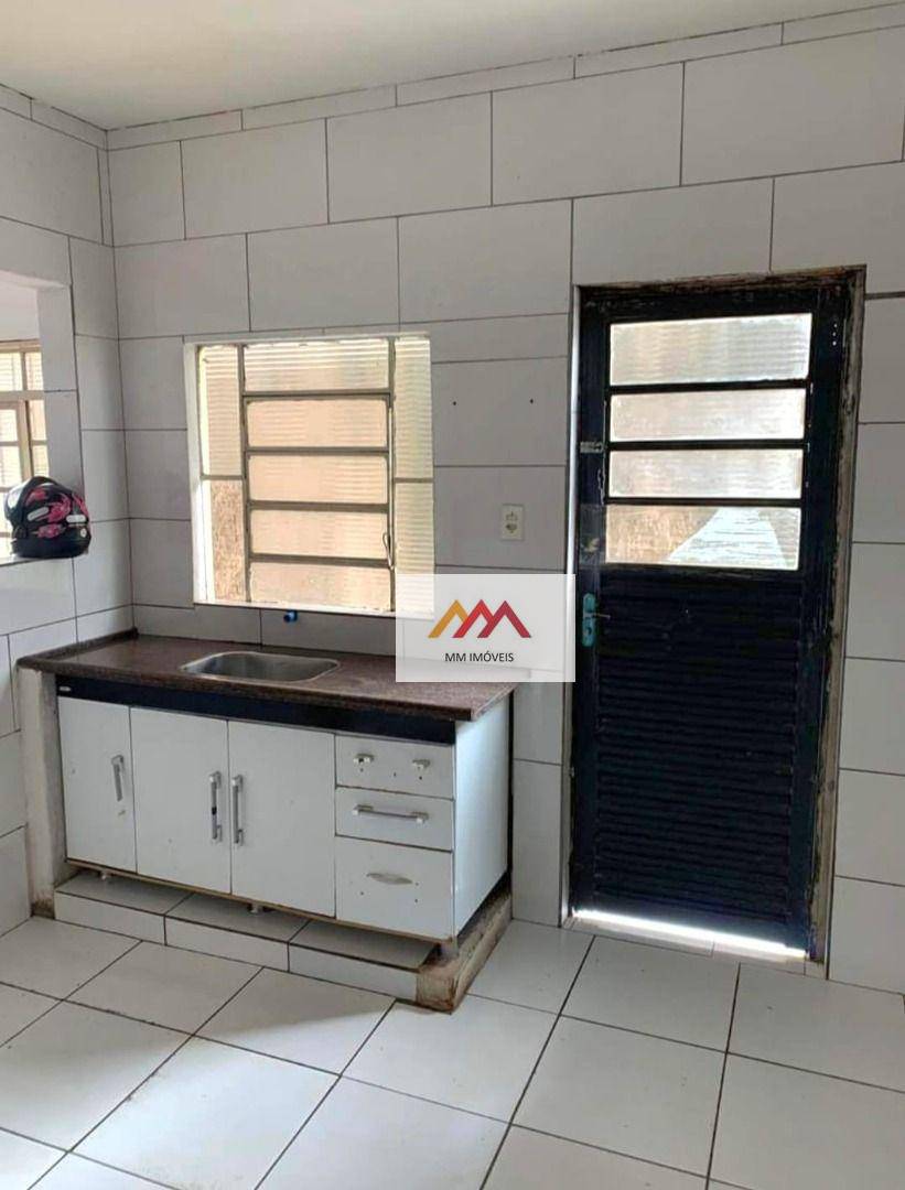 Casa à venda com 2 quartos, 100m² - Foto 4