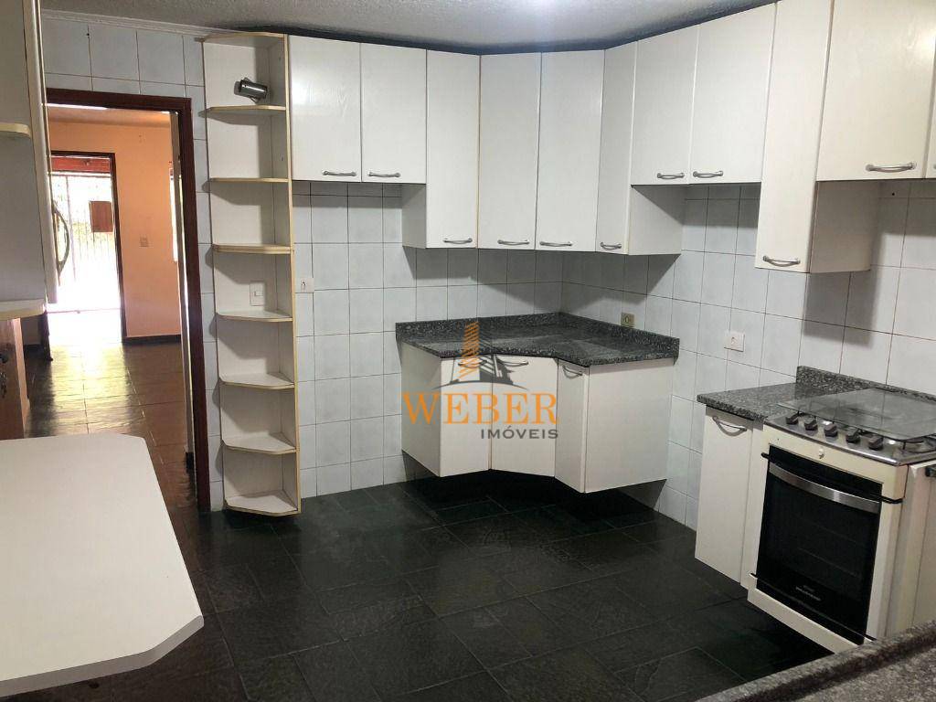 Casa à venda com 4 quartos, 220m² - Foto 29