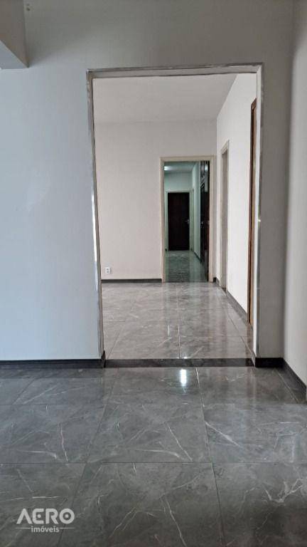 Casa para alugar com 7 quartos, 288m² - Foto 25
