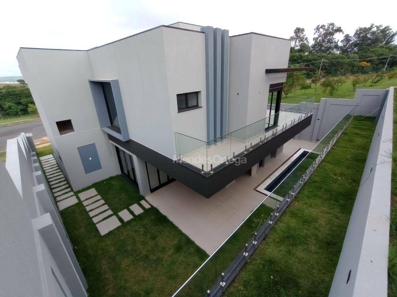 Casa de Condomínio à venda com 4 quartos, 310m² - Foto 2