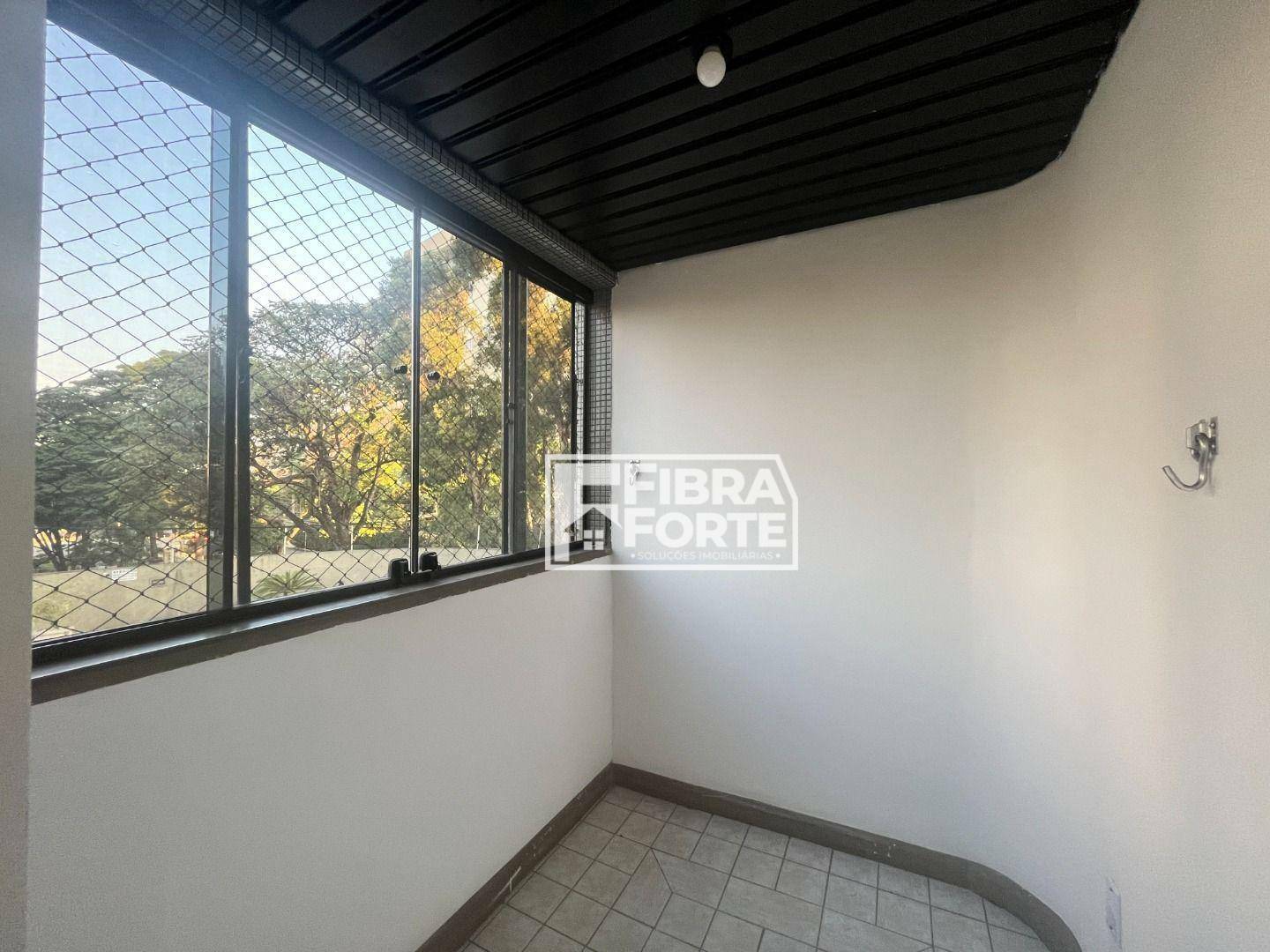 Apartamento para alugar com 3 quartos, 90m² - Foto 11