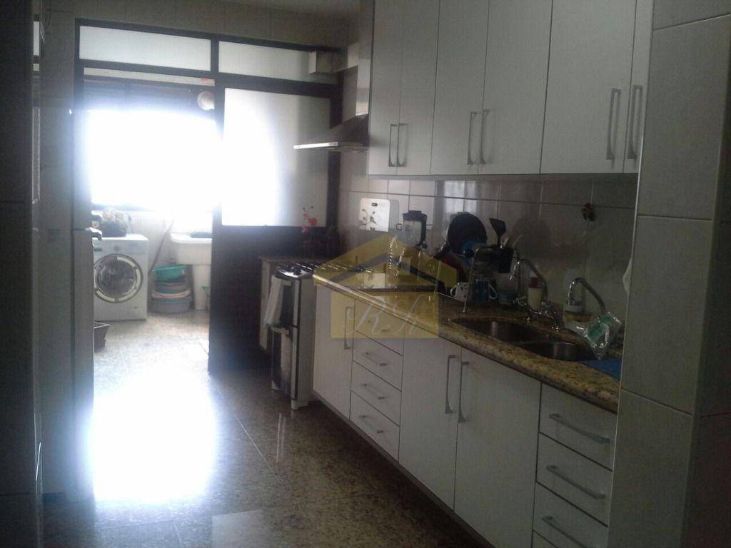 Apartamento à venda com 3 quartos, 150m² - Foto 25