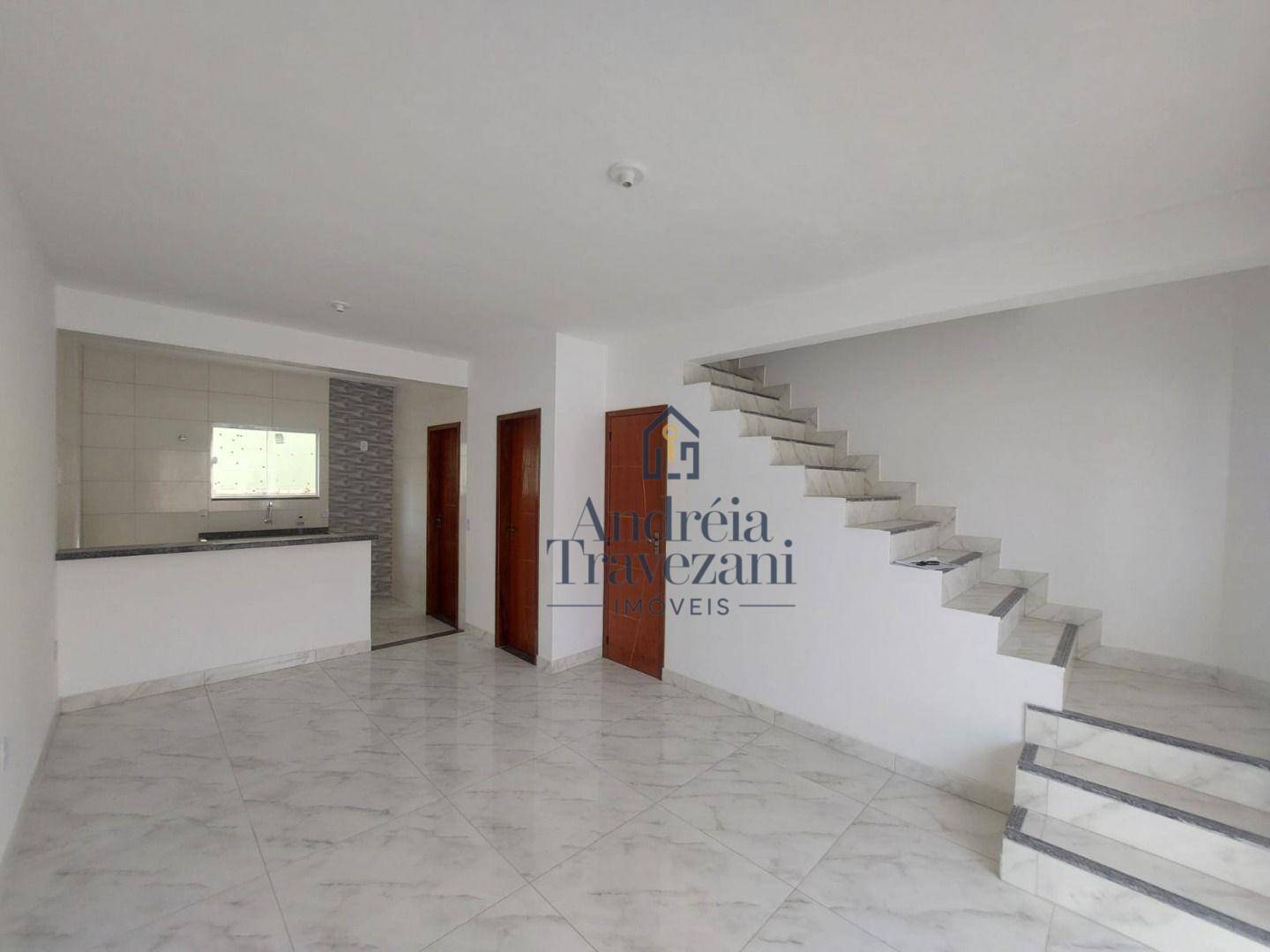 Casa à venda com 2 quartos, 75m² - Foto 2