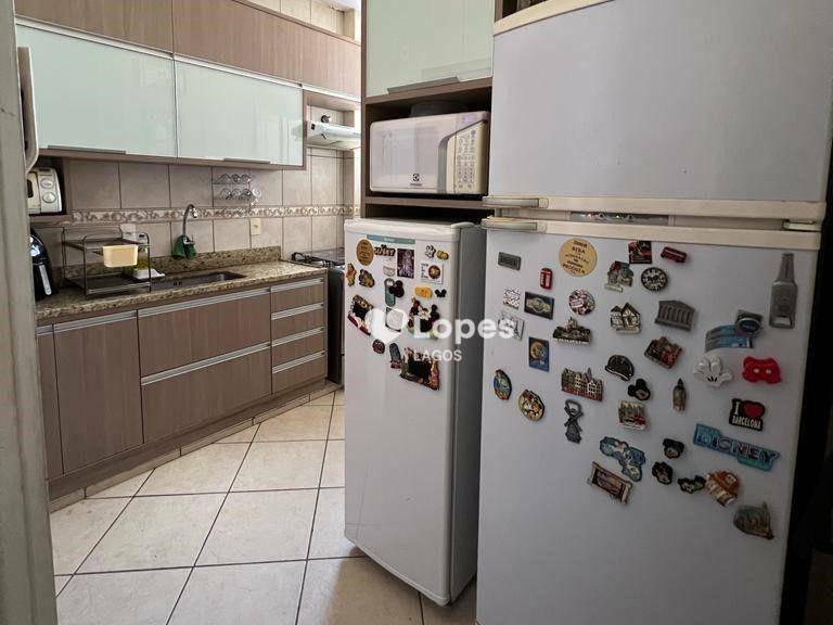 Apartamento à venda com 3 quartos, 75m² - Foto 9