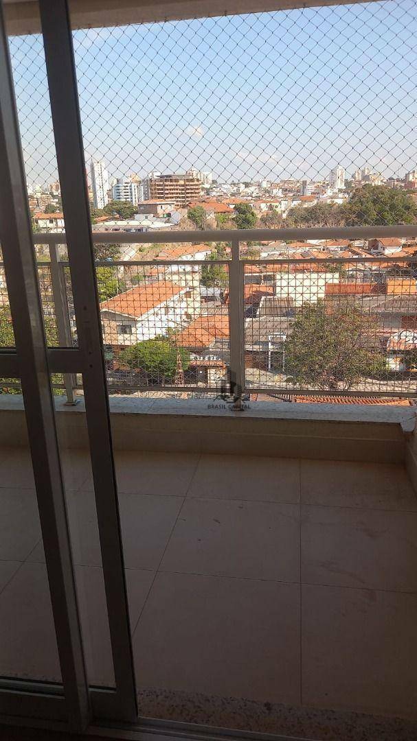 Apartamento para alugar com 3 quartos, 90m² - Foto 13