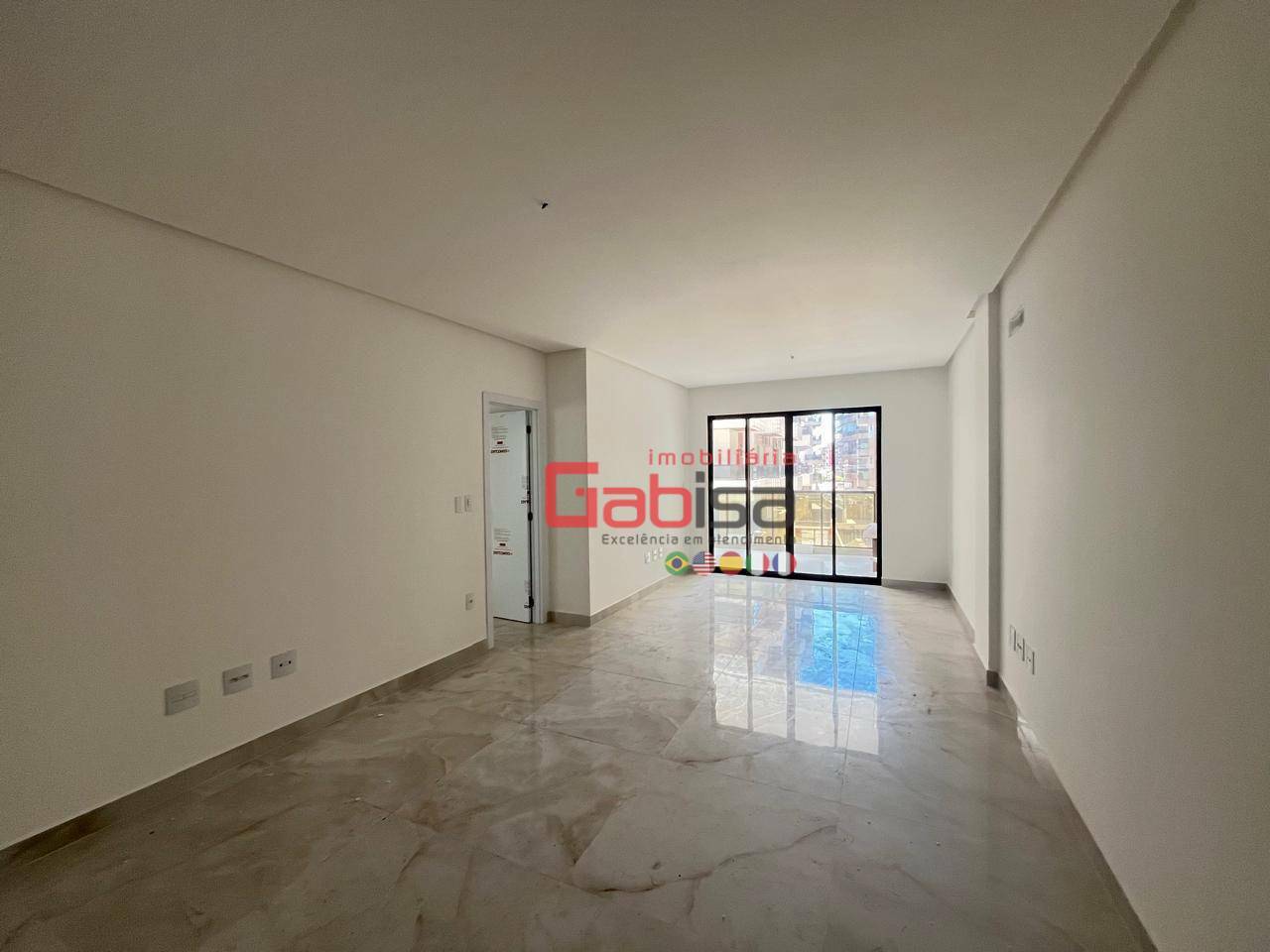 Apartamento para alugar com 4 quartos, 135m² - Foto 4