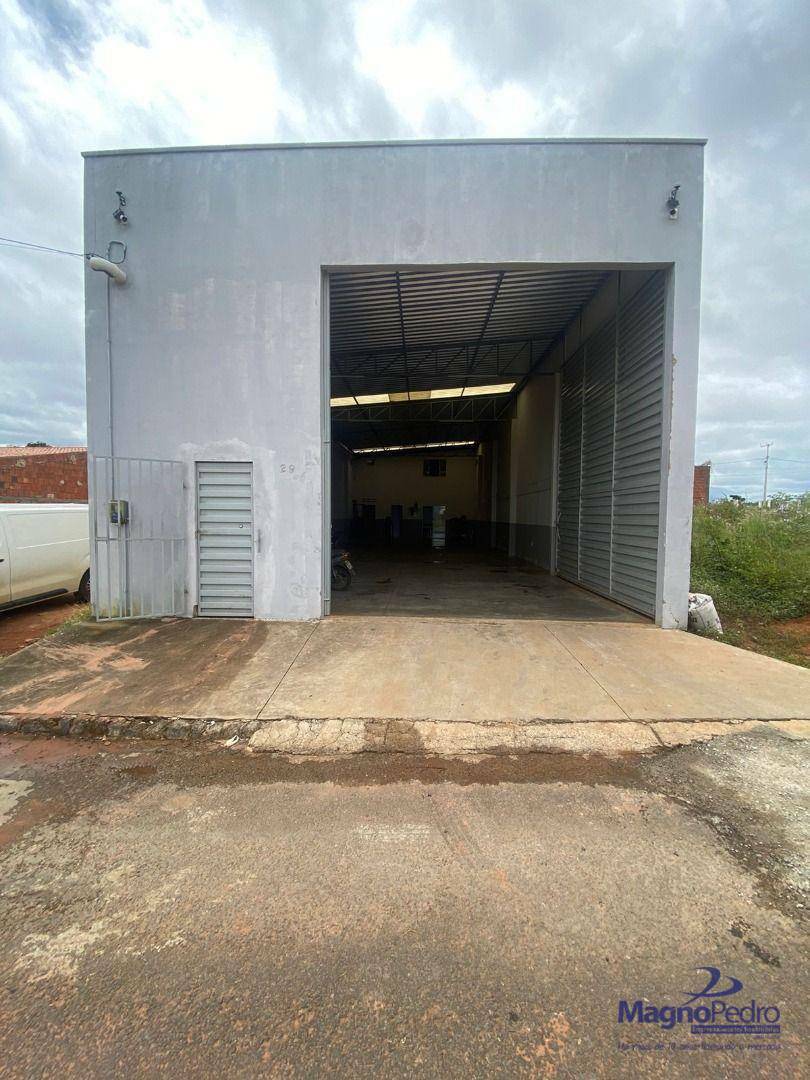 Depósito-Galpão-Armazém para alugar, 200m² - Foto 1