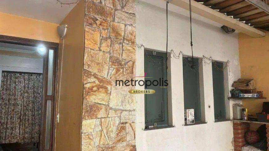 Sobrado à venda com 3 quartos, 209m² - Foto 1