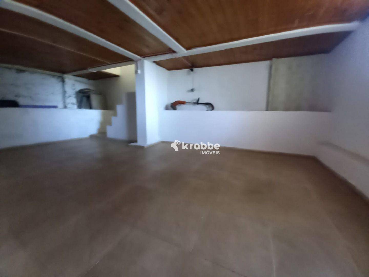 Casa para alugar com 3 quartos, 208m² - Foto 14