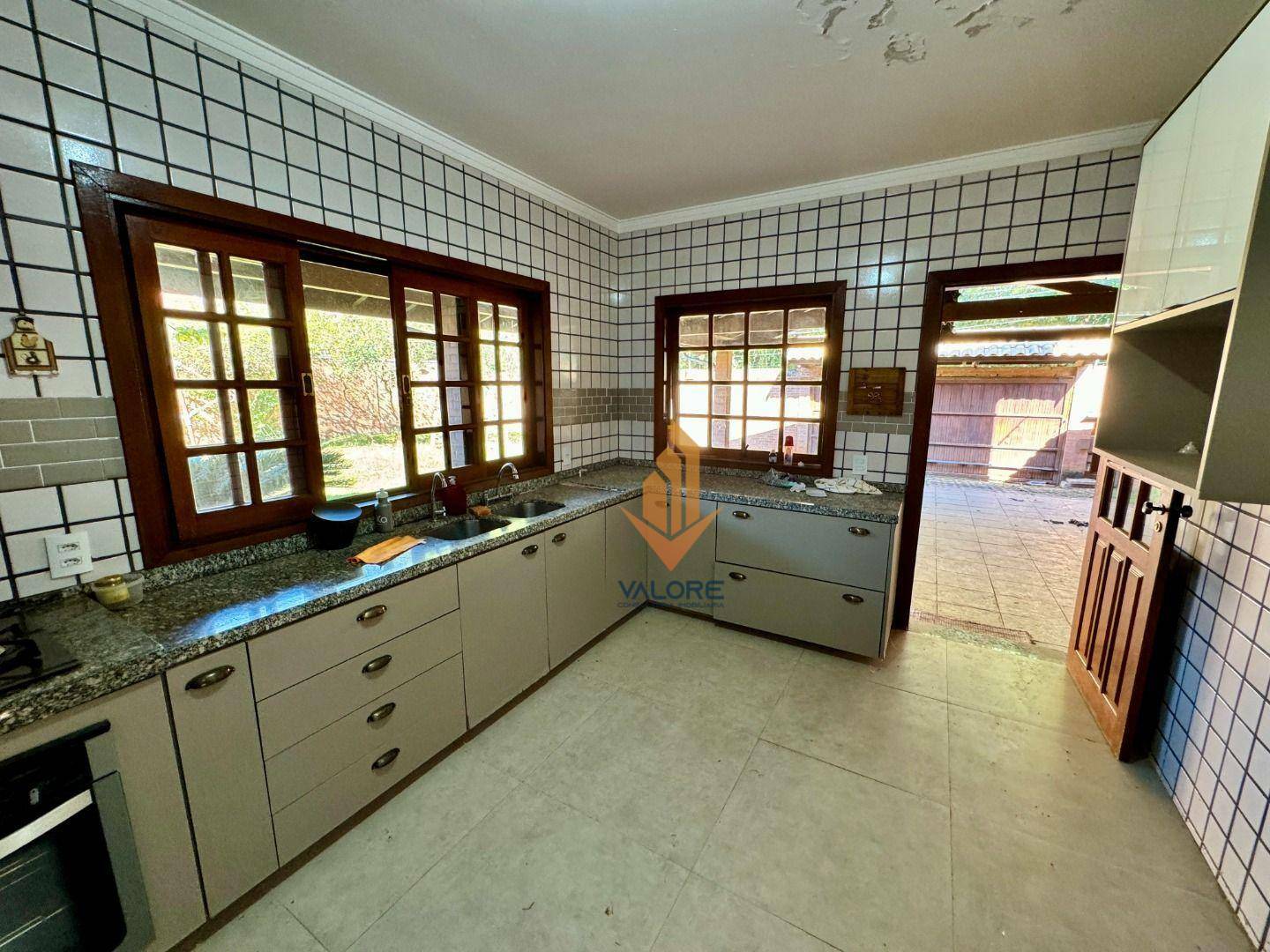 Casa à venda com 3 quartos, 271m² - Foto 12