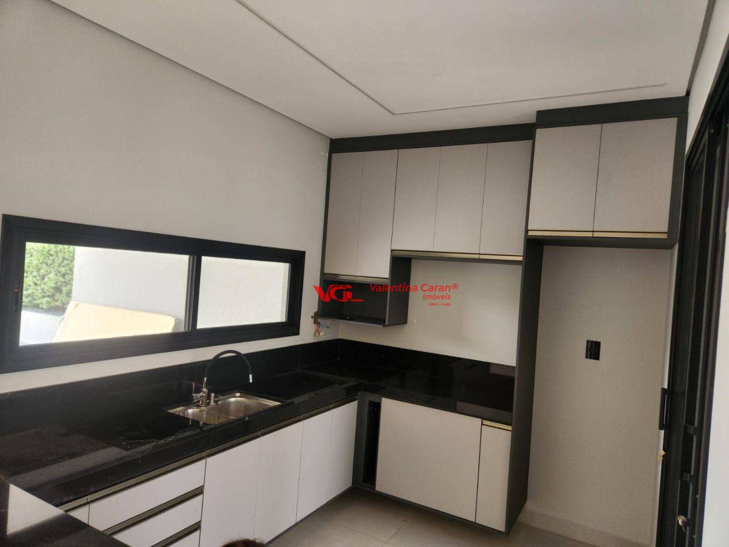 Casa de Condomínio à venda com 3 quartos, 135m² - Foto 3