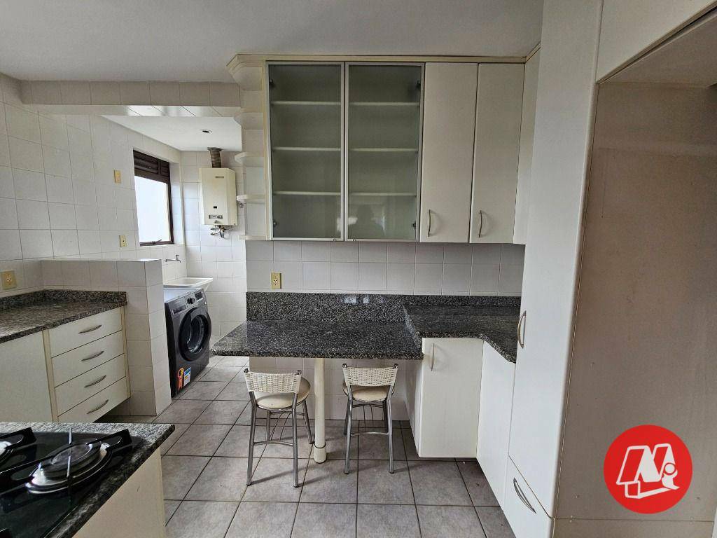 Apartamento para alugar com 3 quartos, 107m² - Foto 12