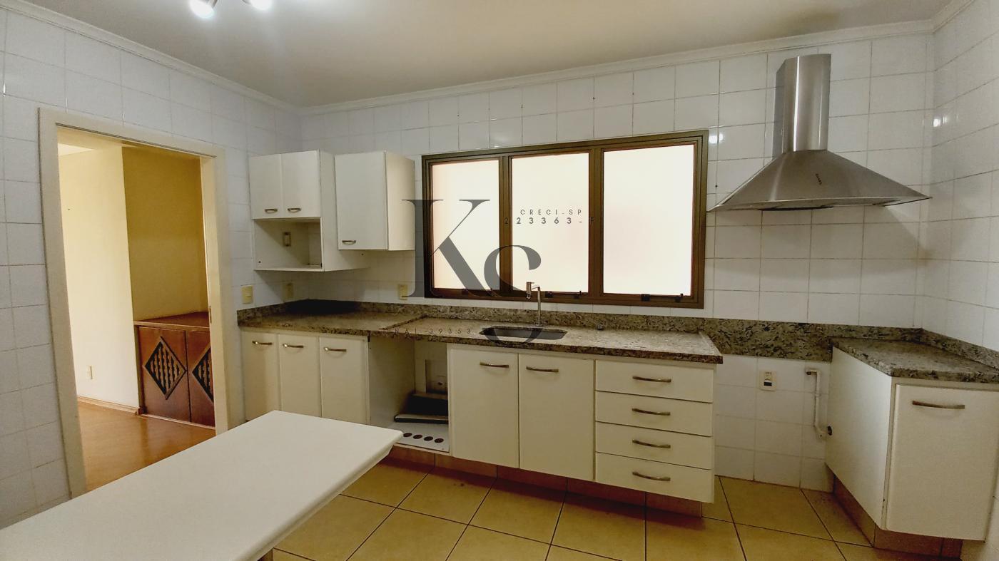 Apartamento à venda com 3 quartos, 188m² - Foto 3