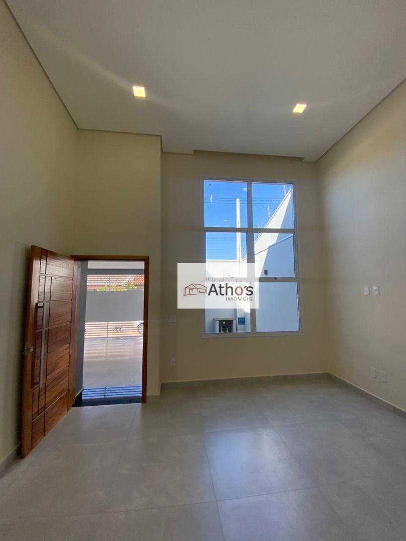 Casa à venda com 3 quartos, 104m² - Foto 1