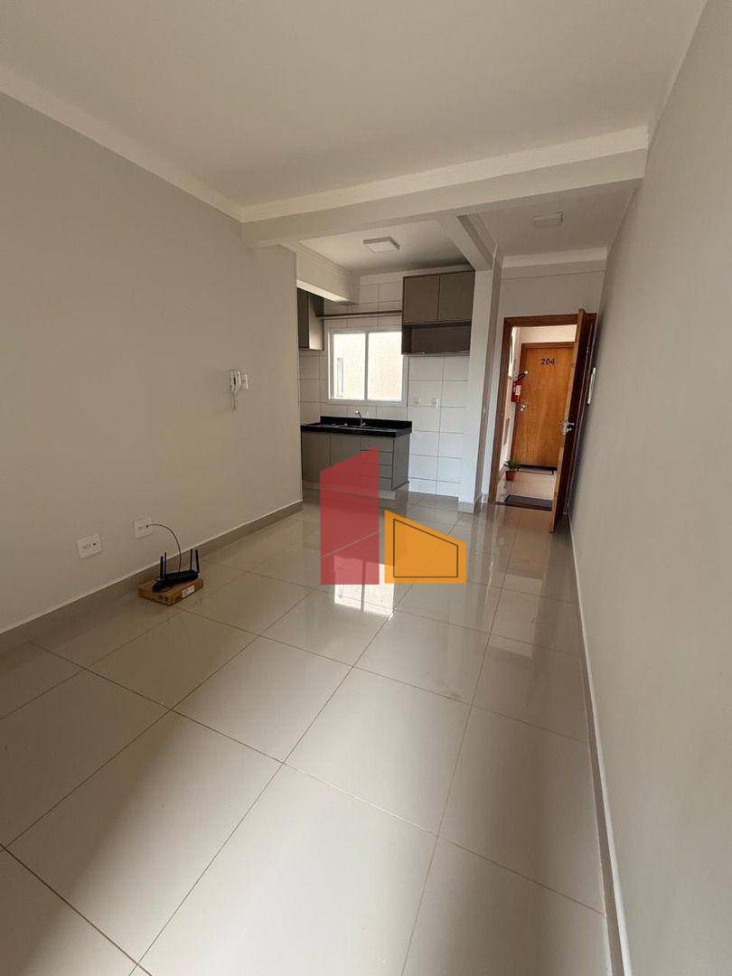 Apartamento à venda com 2 quartos, 64m² - Foto 2