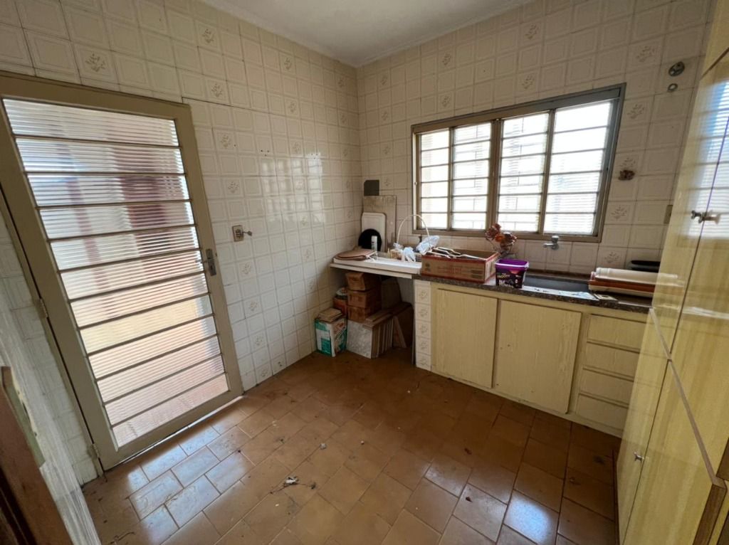 Casa à venda com 6 quartos, 256m² - Foto 37