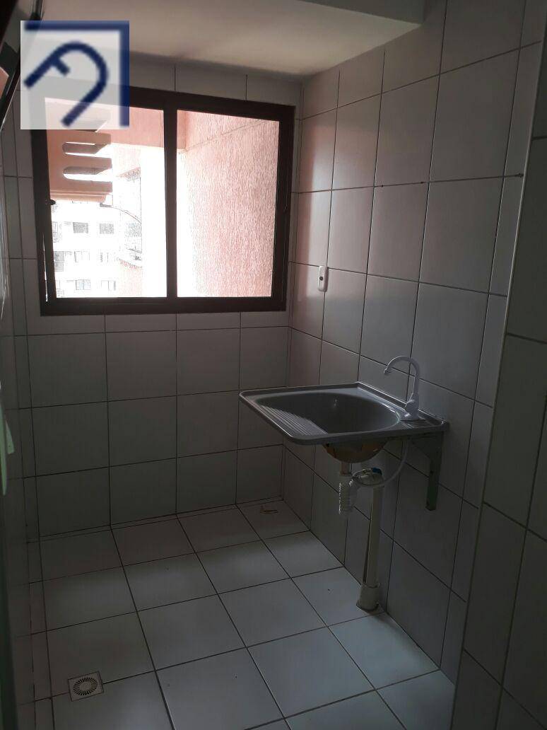 Apartamento para alugar com 3 quartos, 80m² - Foto 13