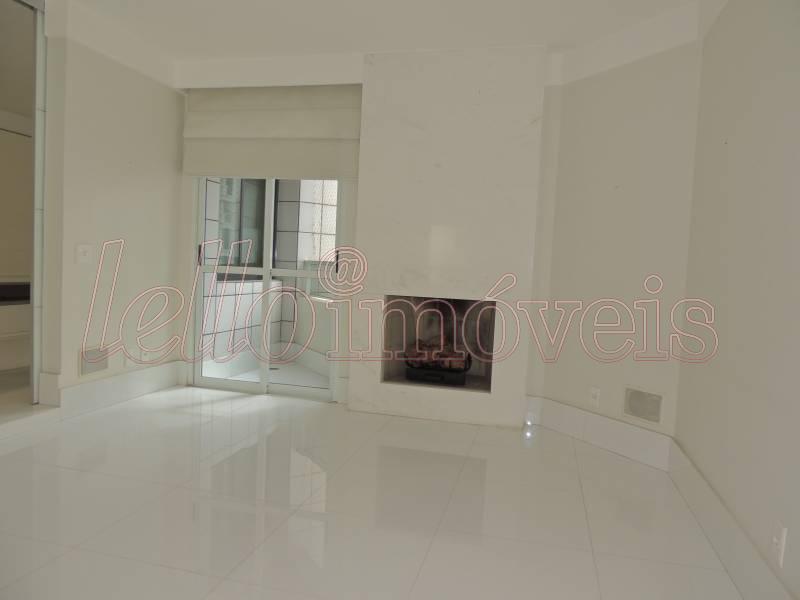 Apartamento à venda com 3 quartos, 208m² - Foto 4