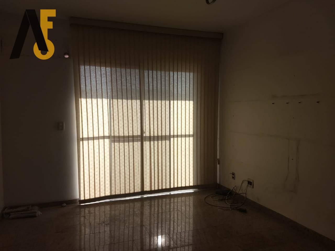 Apartamento à venda com 2 quartos, 70m² - Foto 4