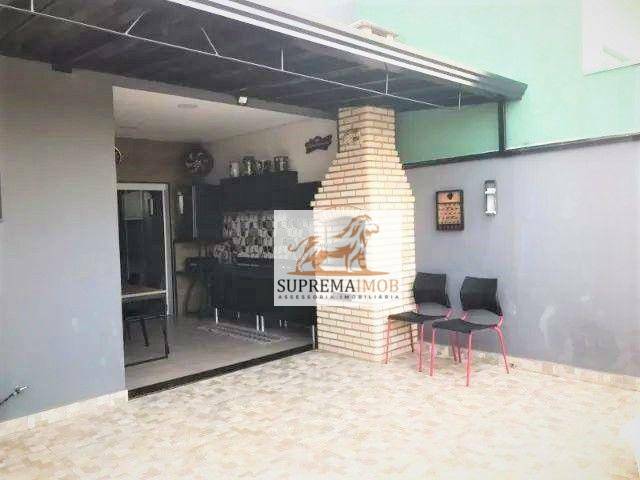 Casa de Condomínio à venda com 3 quartos, 200m² - Foto 1