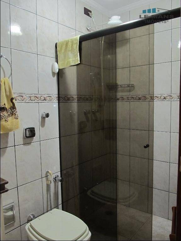 Casa à venda com 4 quartos, 380m² - Foto 47