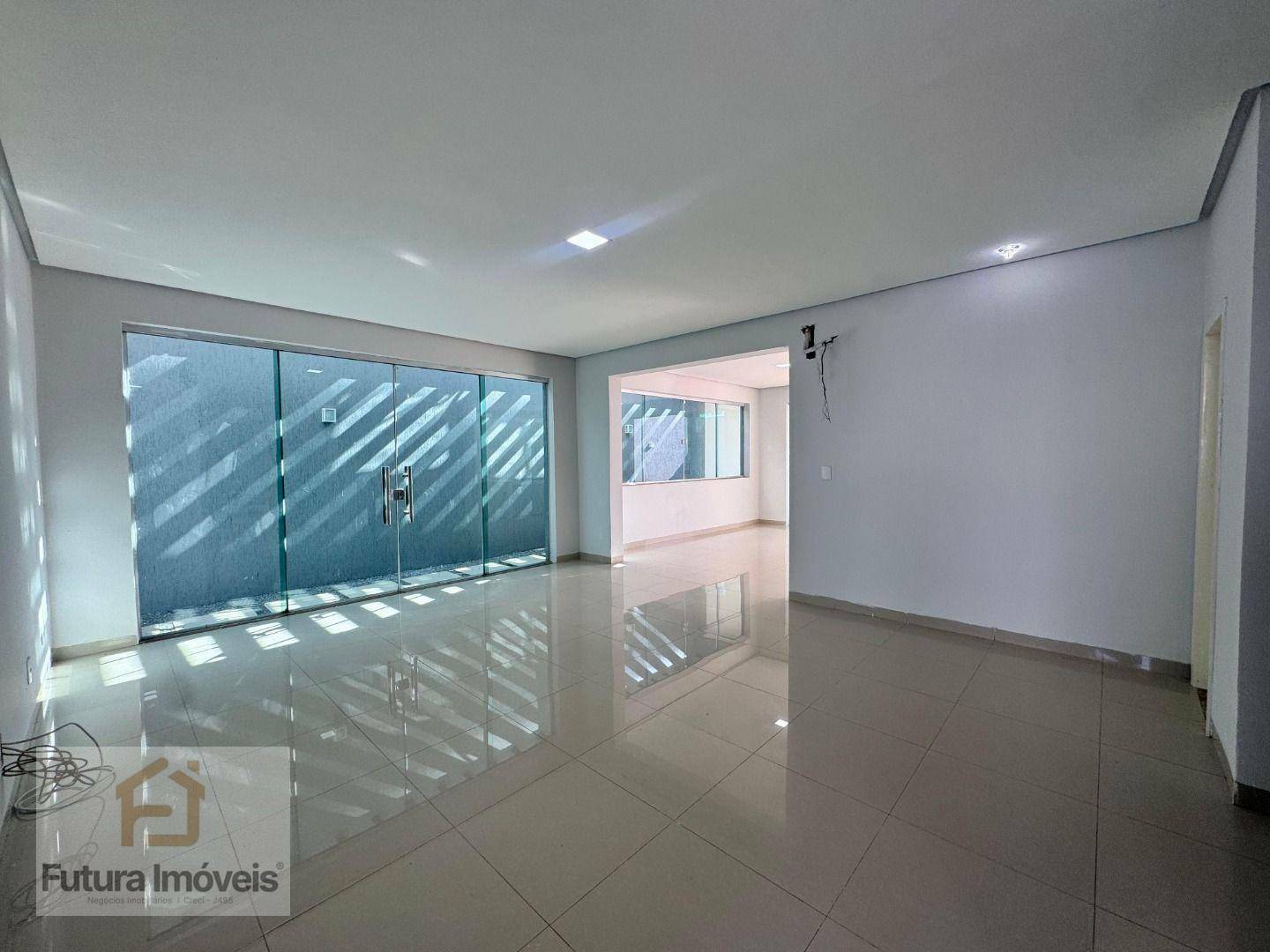 Casa à venda com 3 quartos, 332m² - Foto 3