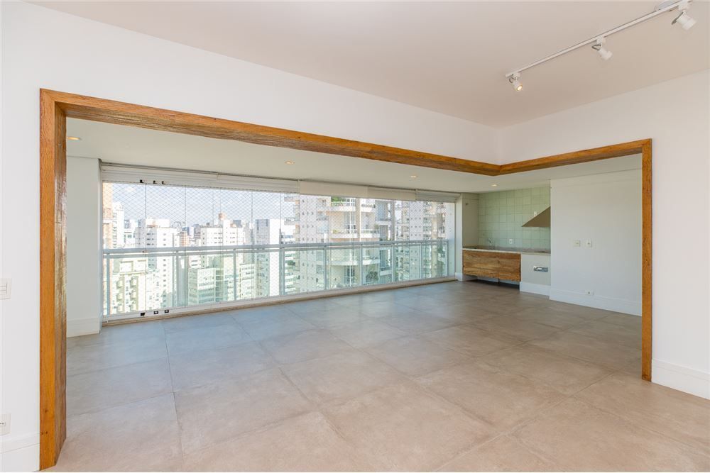 Apartamento à venda com 3 quartos, 157m² - Foto 5