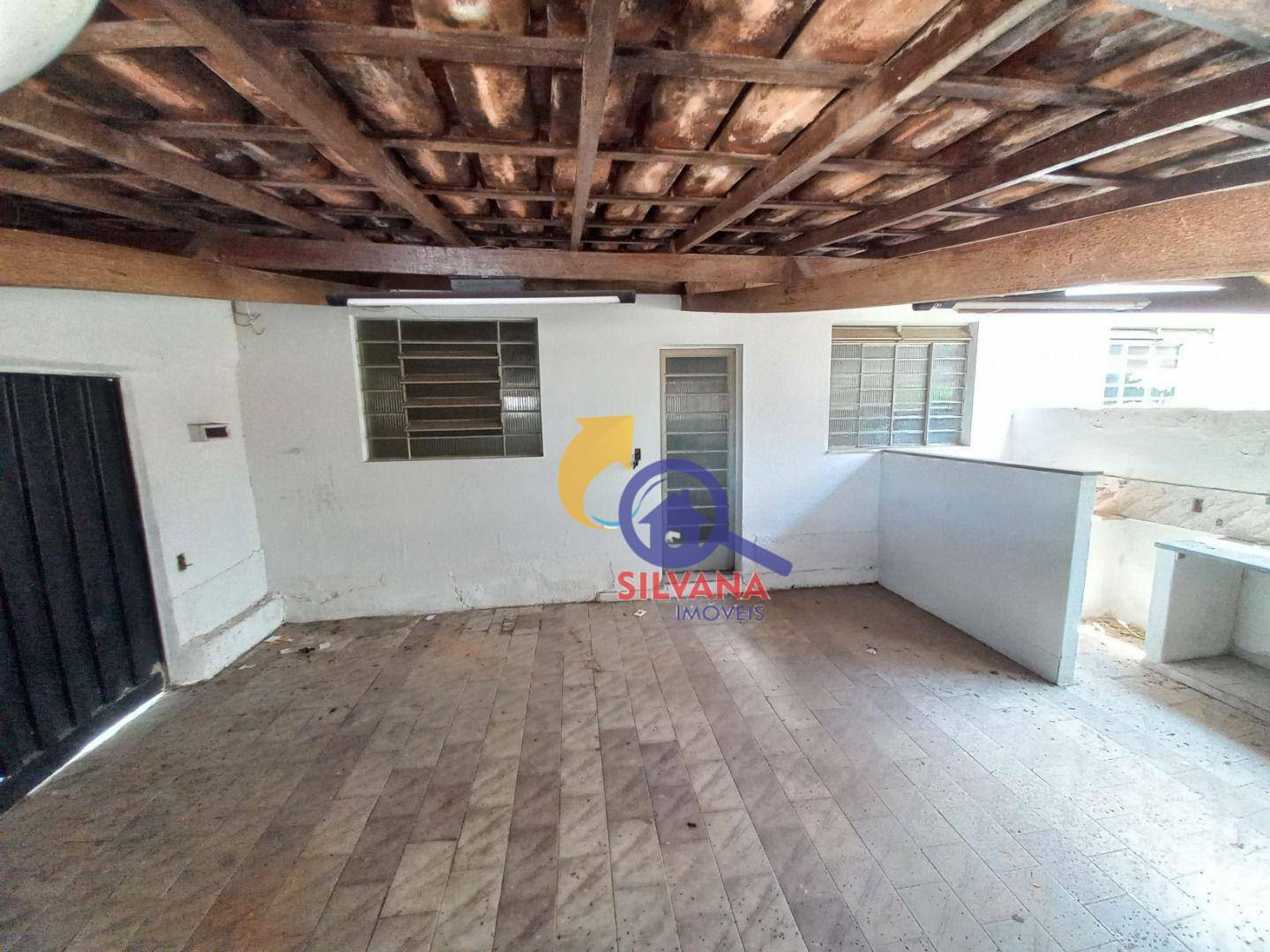 Casa para alugar com 3 quartos, 294m² - Foto 9