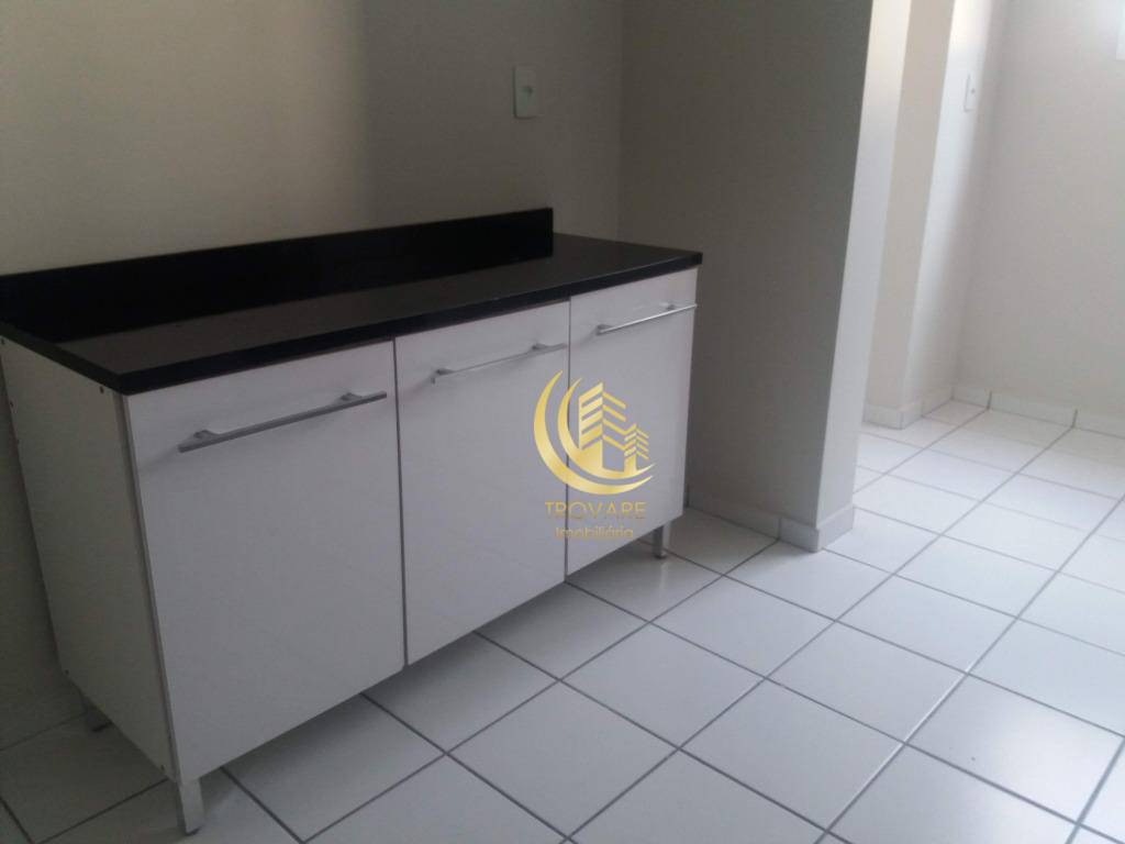 Apartamento à venda com 2 quartos, 75m² - Foto 11