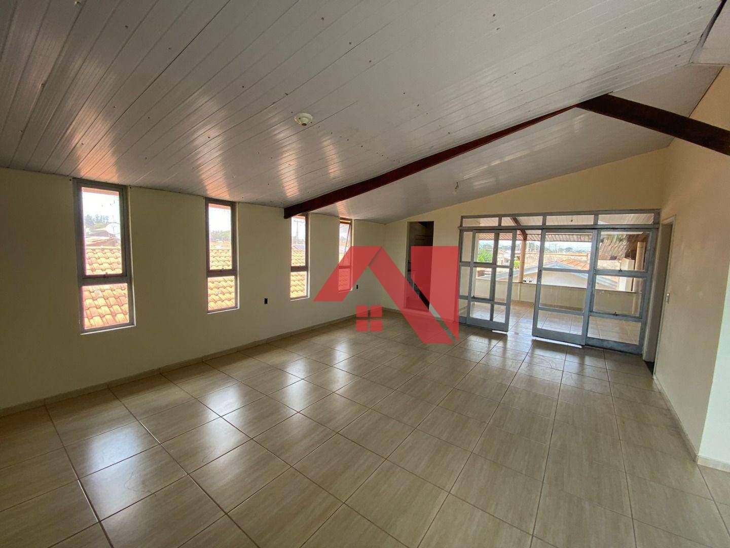 Casa à venda com 3 quartos, 180m² - Foto 4