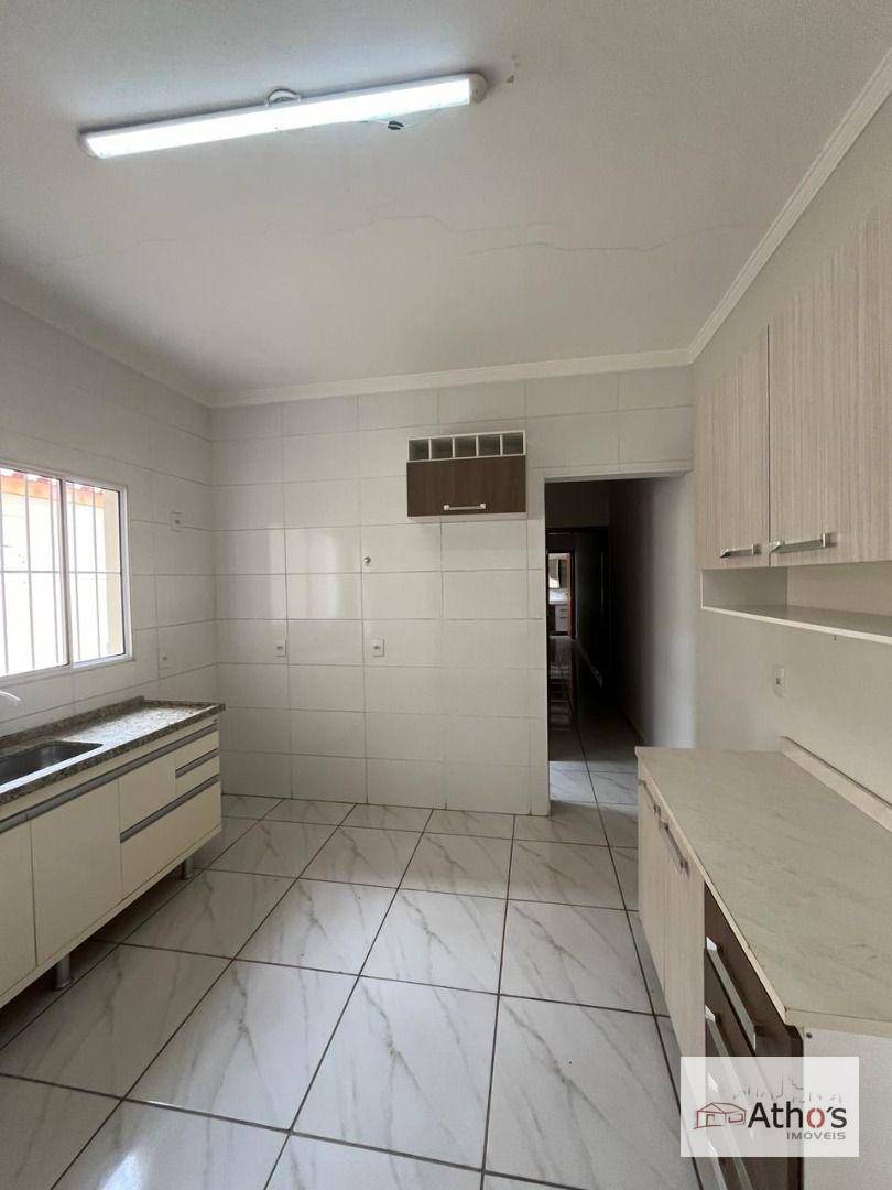 Casa à venda com 2 quartos, 70m² - Foto 6