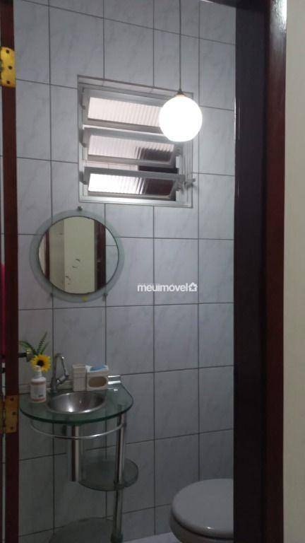 Casa à venda com 3 quartos, 240m² - Foto 13