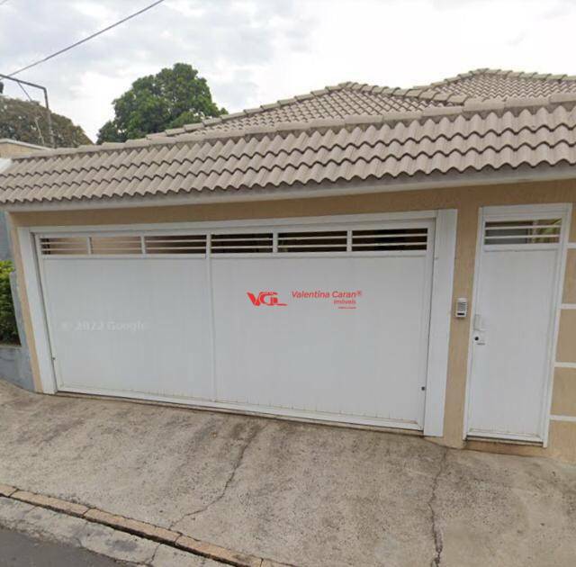 Casa à venda com 3 quartos, 227m² - Foto 1