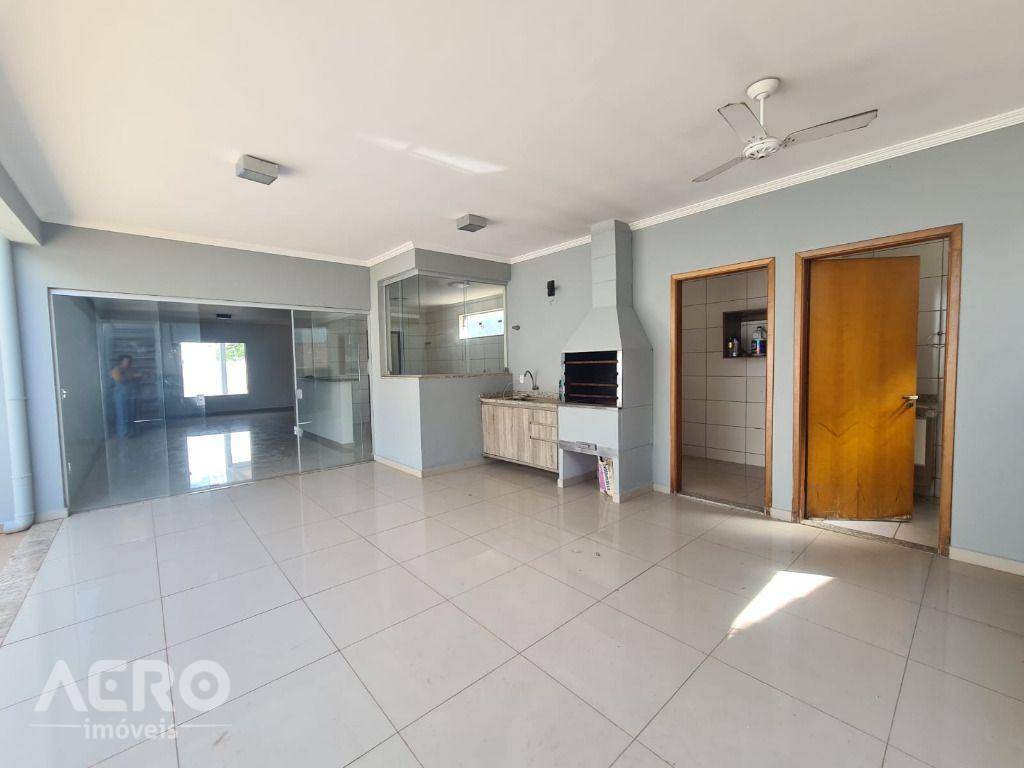 Casa à venda com 3 quartos, 247m² - Foto 5